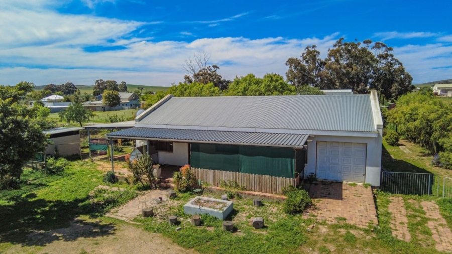 2 Bedroom Property for Sale in Hooikraal Western Cape